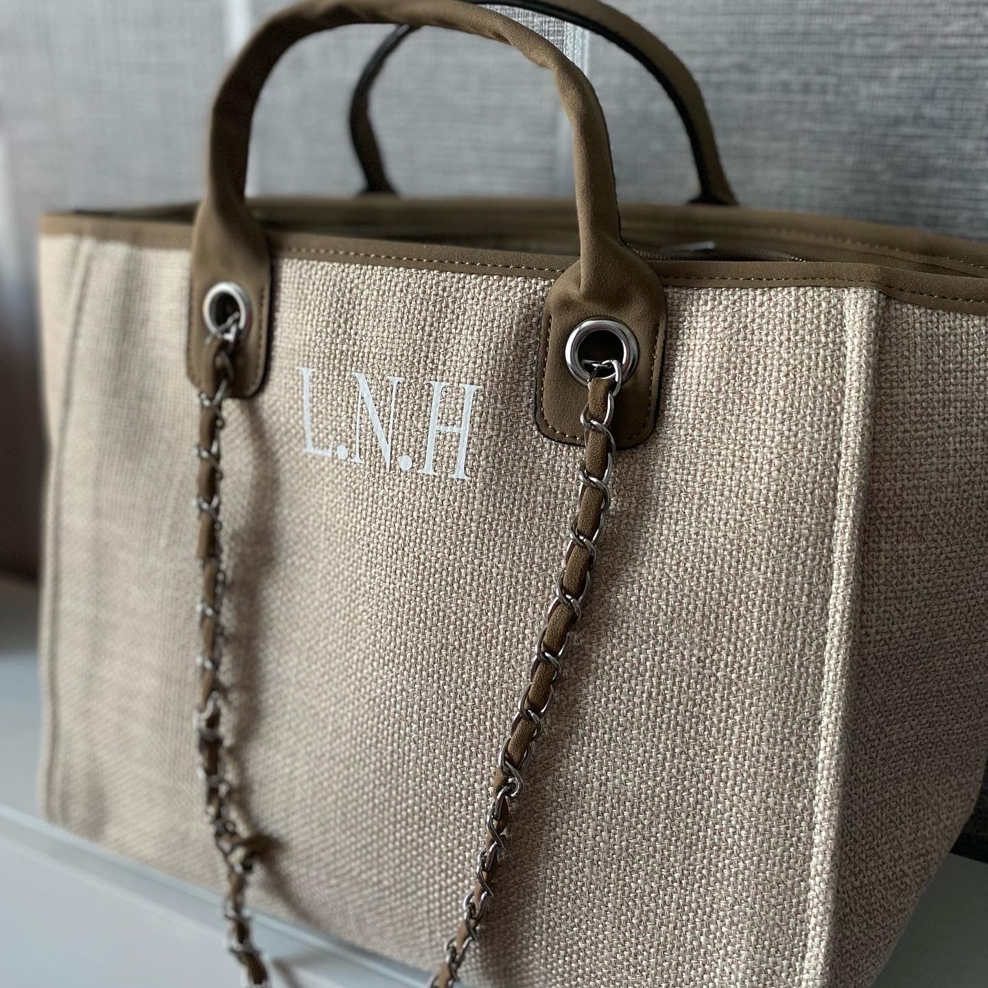 Lucy Tote Chain Bag